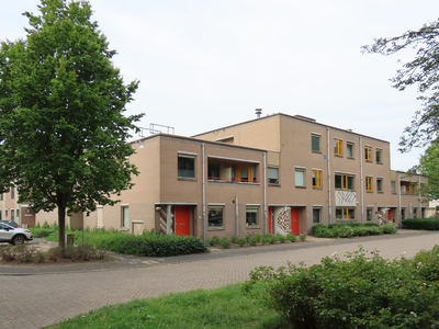 915111 Gezicht op het woningblok Noorderbreedte 13 (links)-18 in de wijk 't Weer te De Meern (gemeente Utrecht), met ...